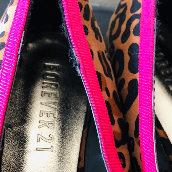 Cheetah flats with bow! Cute! - Picture 2 of 4